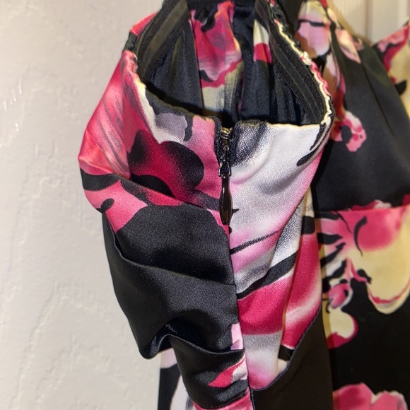 Black Floral One Shoulder Cocktail Dress. Worn twice, has been dry cleaned. - Picture 5 of 6